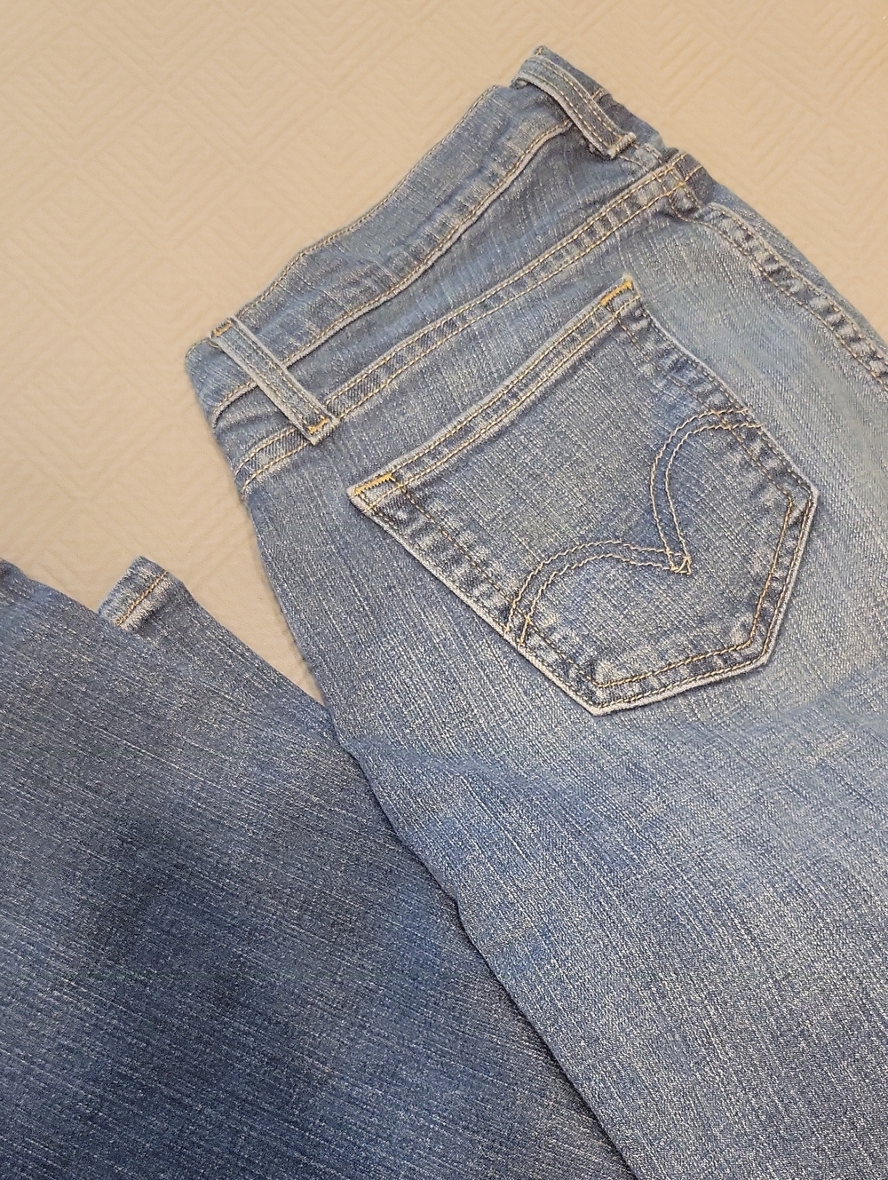 Levis Classic Light Blue Women’s Jeans